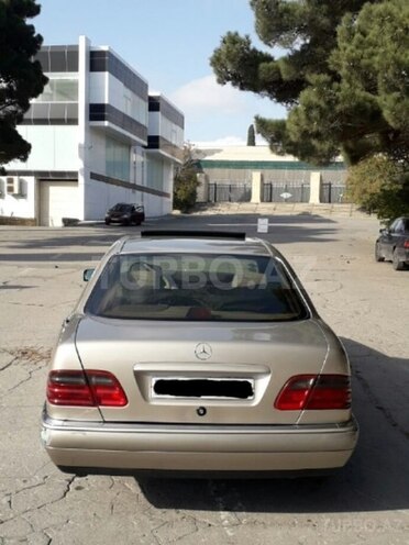 Mercedes E 230 1996, 328,601 km - 2.3 l - Bakı
