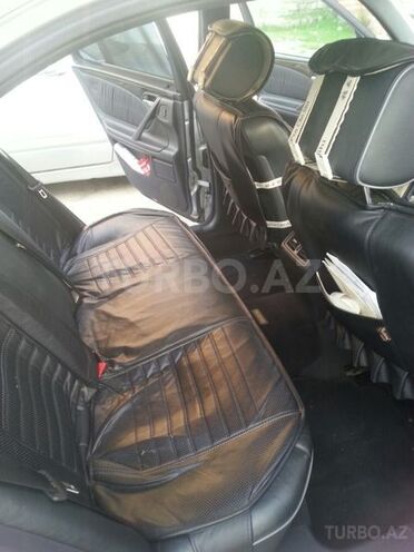Mercedes E 260 2001, 135,000 km - 2.6 l - Bakı