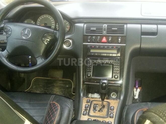 Mercedes E 260 2001, 135,000 km - 2.6 l - Bakı