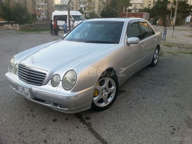 Mercedes E 260 2001, 135,000 km - 2.6 l - Bakı