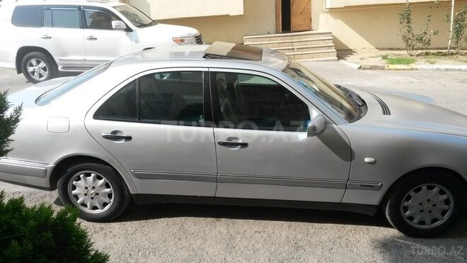 Mercedes E 240 1998, 280,000 km - 2.4 l - Bakı