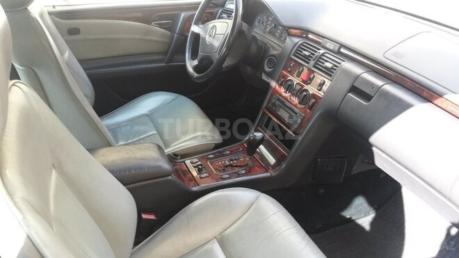 Mercedes E 240 1998, 280,000 km - 2.4 l - Bakı