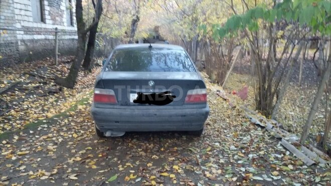 BMW 320 1992, 202,000 km - 2.0 l - Qazax