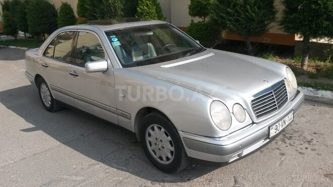 Mercedes E 240 1998, 280,000 km - 2.4 l - Bakı