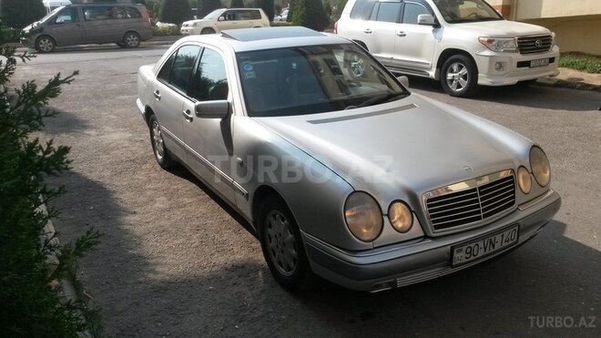 Mercedes E 240 1998, 280,000 km - 2.4 l - Bakı