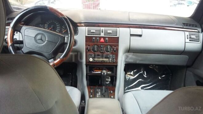 Mercedes E 320 1996, 324,587 km - 3.2 l - Bakı