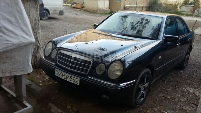 Mercedes E 320 1996, 324,587 km - 3.2 l - Bakı