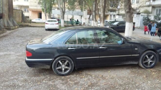Mercedes E 320 1996, 324,587 km - 3.2 l - Bakı