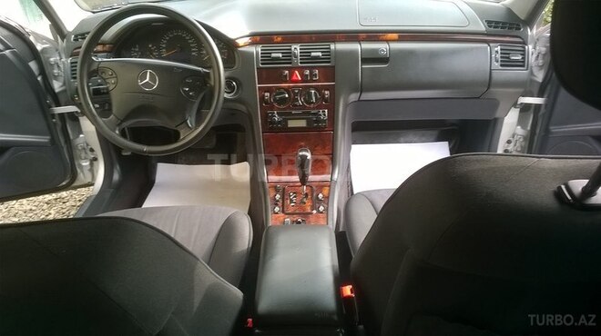 Mercedes E 200 2001, 198,000 km - 2.0 л - Lənkəran