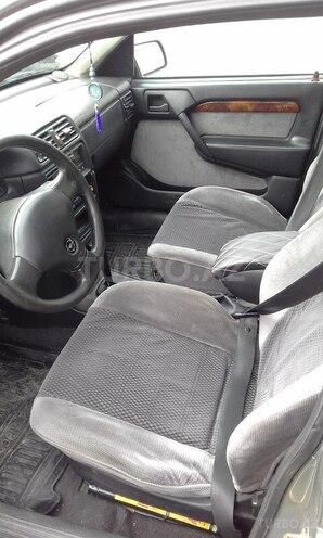 Opel Vectra 1995, 258,000 km - 2.0 l - Bakı
