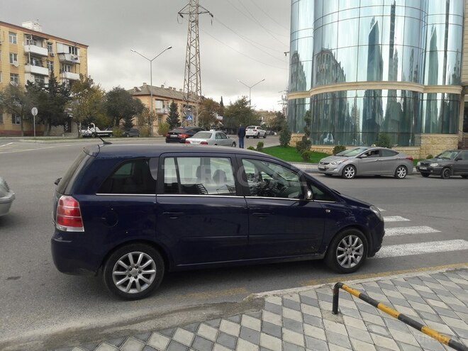 Opel Zafira 2007, 182,000 km - 1.9 л - Bakı