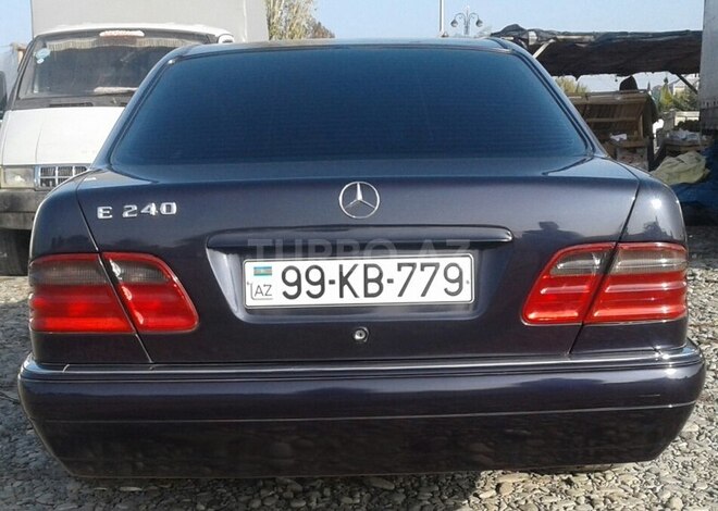 Mercedes E 240 1998, 240,000 km - 2.4 л - Bərdə