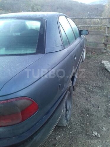 Opel Omega 1997, 220,000 km - 2.0 l - Quba