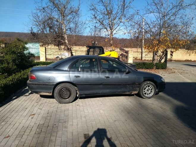 Opel Omega 1997, 220,000 km - 2.0 l - Quba