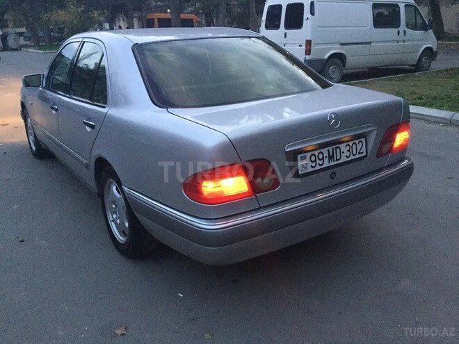 Mercedes E 240 1998, 229,000 km - 2.4 l - Bakı