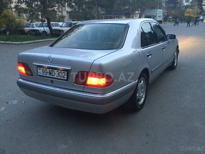 Mercedes E 240 1998, 229,000 km - 2.4 l - Bakı