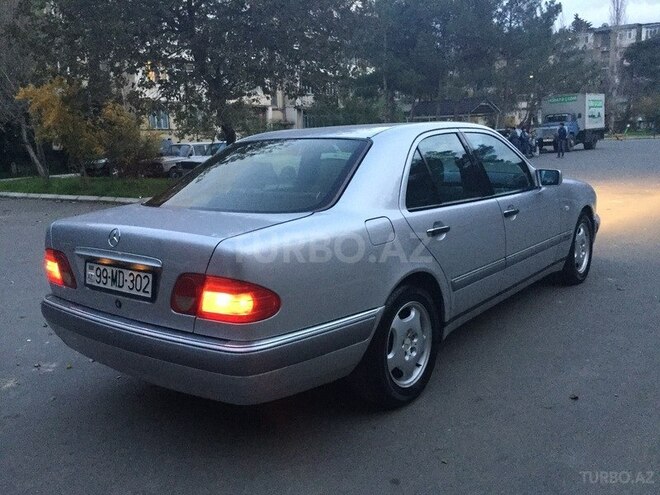 Mercedes E 240 1998, 229,000 km - 2.4 l - Bakı