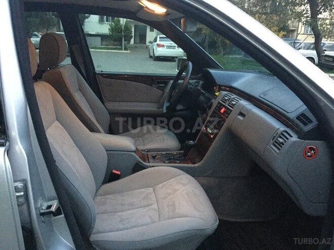 Mercedes E 240 1998, 229,000 km - 2.4 l - Bakı