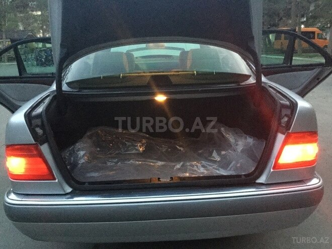 Mercedes E 240 1998, 229,000 km - 2.4 l - Bakı