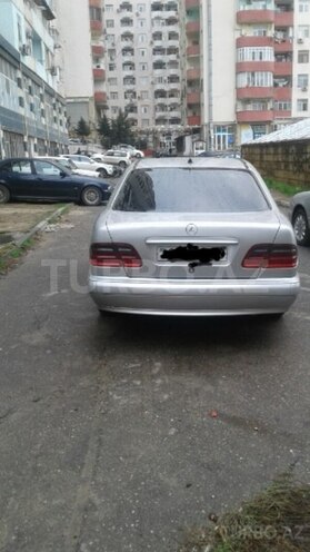 Mercedes E 220 2000, 38,700 km - 2.2 l - Bakı
