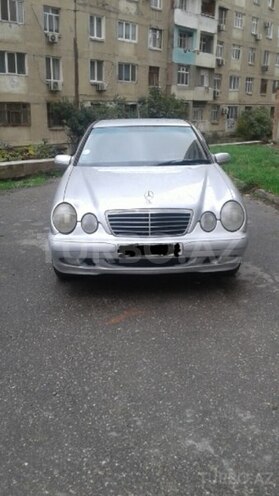 Mercedes E 220 2000, 38,700 km - 2.2 l - Bakı