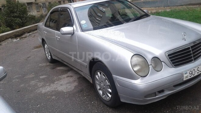 Mercedes E 220 2000, 38,700 km - 2.2 l - Bakı