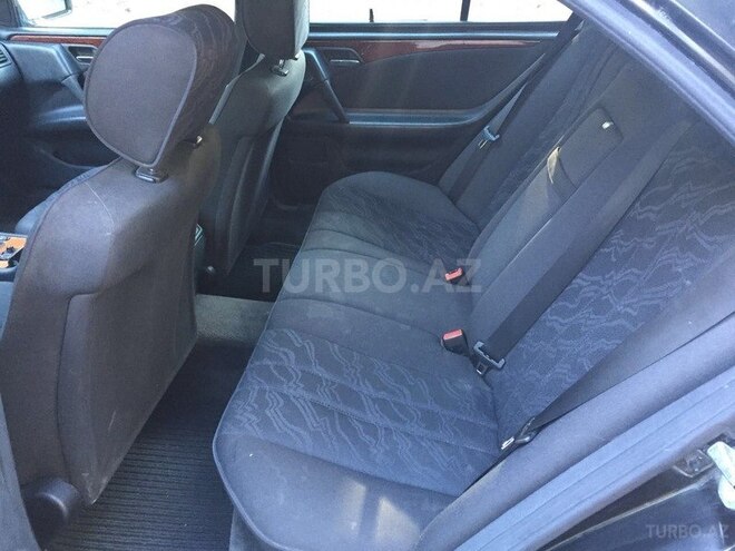 Mercedes E 240 1998, 186,700 km - 2.4 l - Sumqayıt
