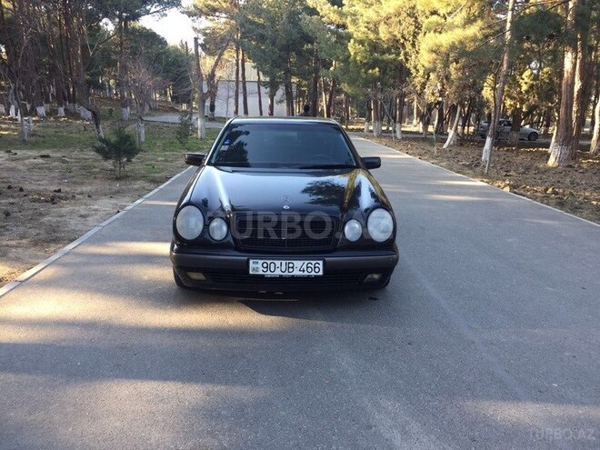 Mercedes E 240 1998, 186,700 km - 2.4 l - Sumqayıt