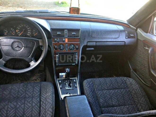 Mercedes C 180 1995, 267,000 km - 1.8 l - Gəncə