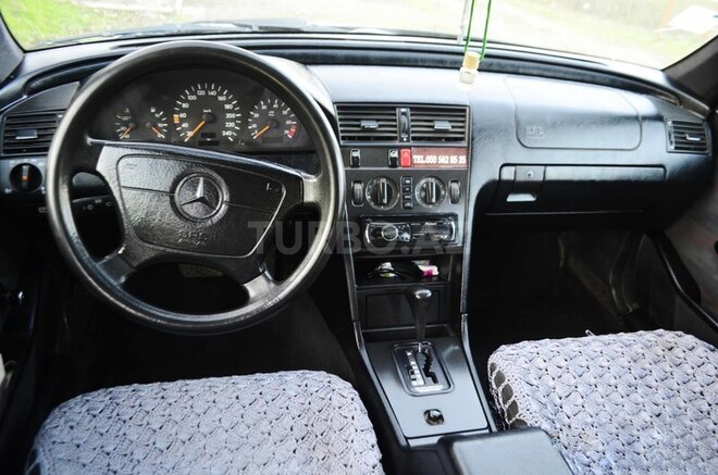 Mercedes C 180 1993, 321,000 km - 1.8 л - Yardımlı