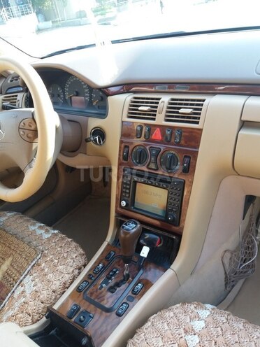 Mercedes E 270 1999, 296,000 km - 2.7 л - Bakı