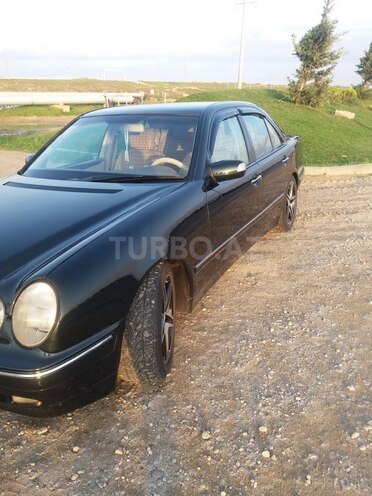 Mercedes E 270 1999, 296,000 km - 2.7 л - Bakı
