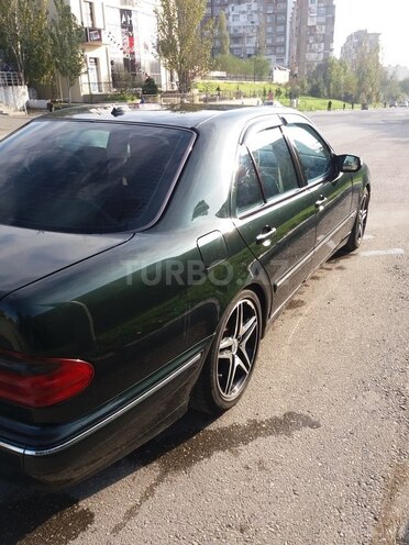 Mercedes E 270 1999, 296,000 km - 2.7 л - Bakı
