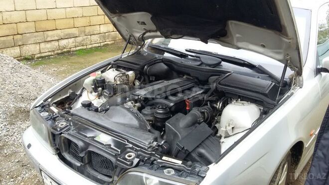 BMW 523 1998, 250,000 km - 0.3 l - Bakı