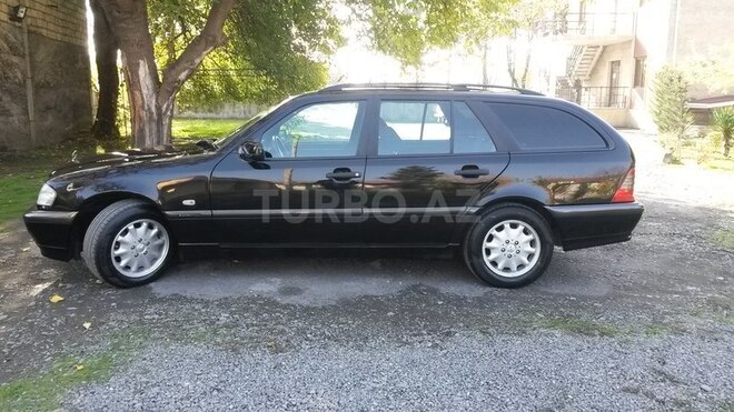 Mercedes C 220 2000, 400,000 km - 2.2 l - Zaqatala