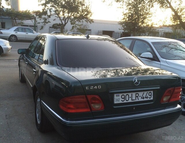 Mercedes E 240 1997, 278,000 km - 2.4 l - Bakı