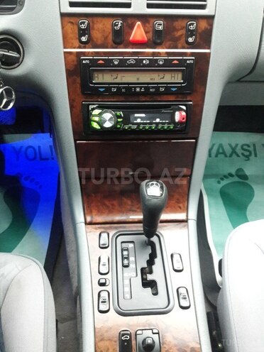 Mercedes E 240 1999, 226,170 km - 2.4 l - Bakı