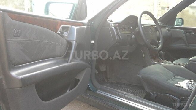 Mercedes E 230 1997, 250,000 km - 2.3 l - Bakı