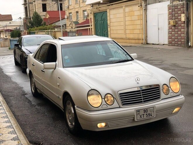 Mercedes E 240 1999, 194,000 km - 2.4 l - Bakı