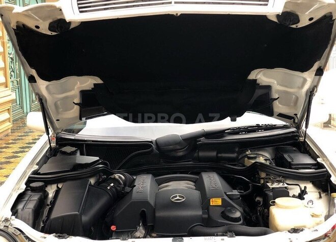 Mercedes E 240 1999, 194,000 km - 2.4 l - Bakı
