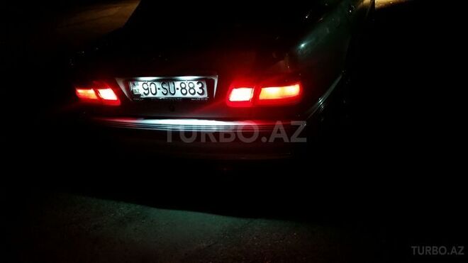 Mercedes E 270 2000, 278,000 km - 2.7 l - Bakı