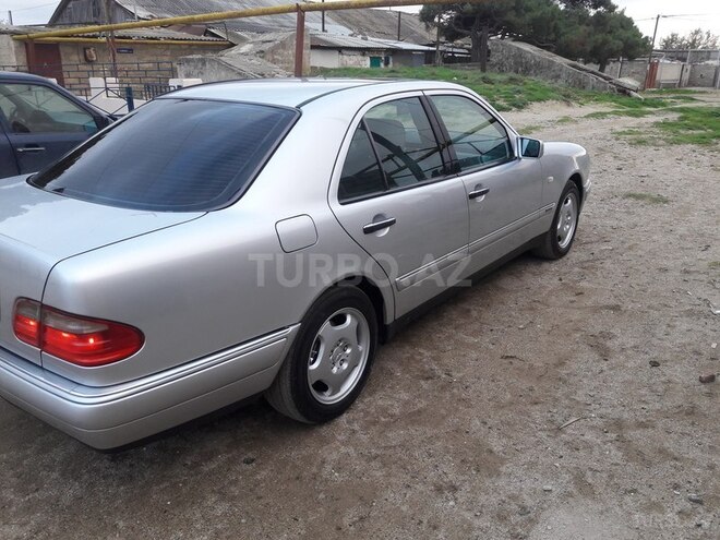 Mercedes E 260 1998, 226,170 km - 2.6 l - Bakı