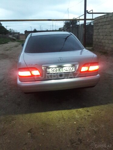 Mercedes E 260 1998, 226,170 km - 2.6 l - Bakı