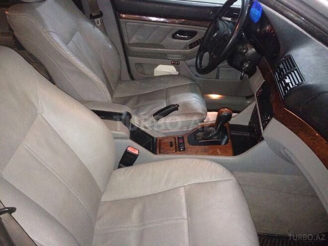 BMW 525 2001, 377,000 km - 2.5 l - Bakı