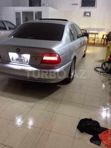 BMW 525 2001, 377,000 km - 2.5 l - Bakı