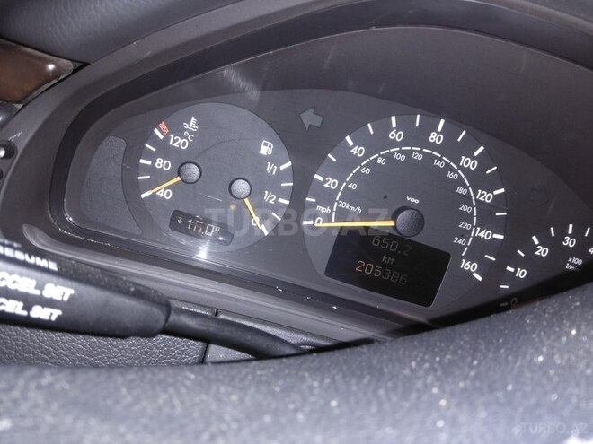 Mercedes E 320 2001, 206,000 km - 3.2 l - Bakı