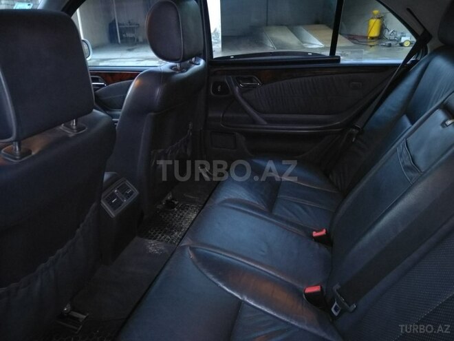 Mercedes E 320 2001, 206,000 km - 3.2 l - Bakı