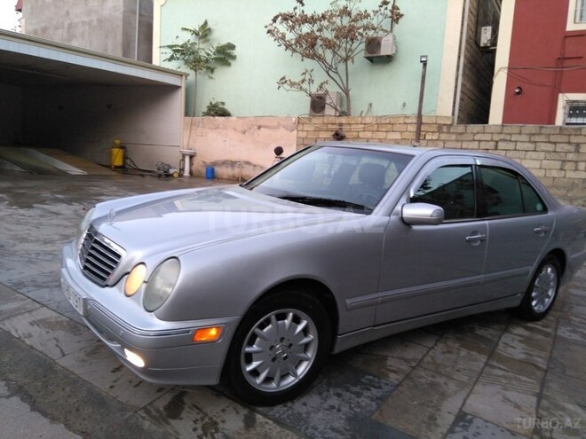 Mercedes E 320 2001, 206,000 km - 3.2 l - Bakı