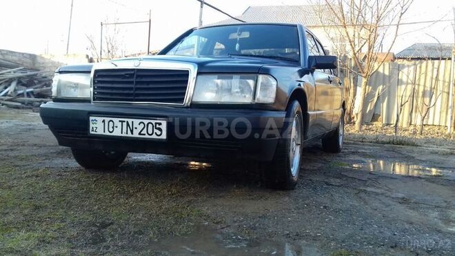 Mercedes 190 1993, 426,000 km - 2.0 л - Qobustan