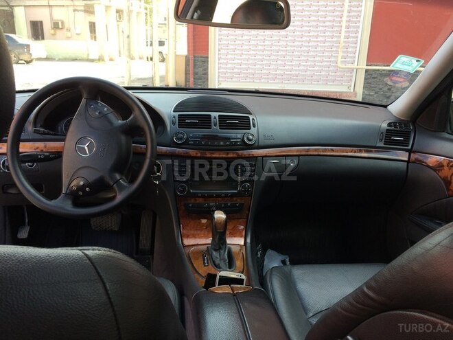 Mercedes E 320 2004, 201,000 km - 3.2 l - Bakı